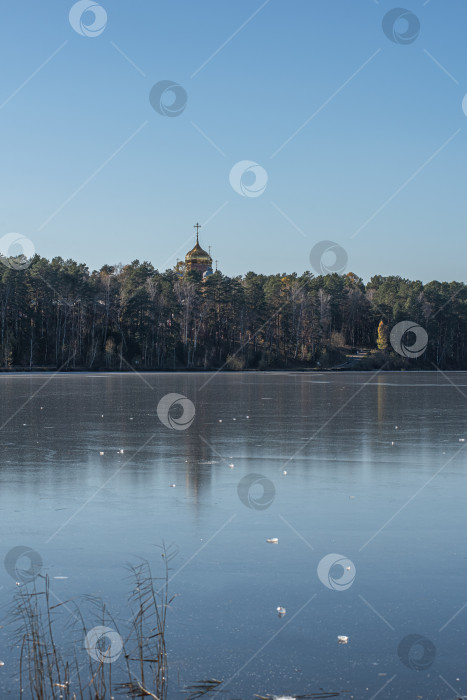 Скачать Храм в лесу фотосток Ozero