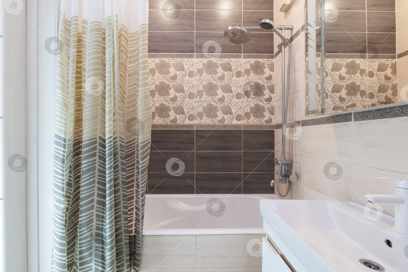 Скачать современная ванная комната с туалетом и стиральной машиной фотосток Ozero