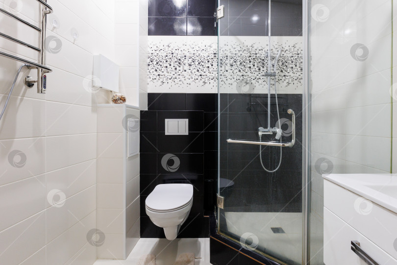 Скачать современная ванная комната с туалетом и стиральной машиной фотосток Ozero