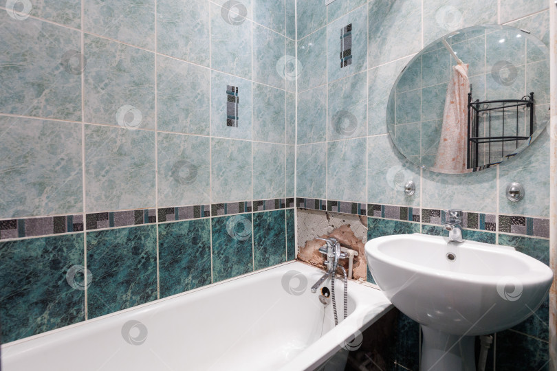 Скачать современная ванная комната с туалетом и стиральной машиной фотосток Ozero