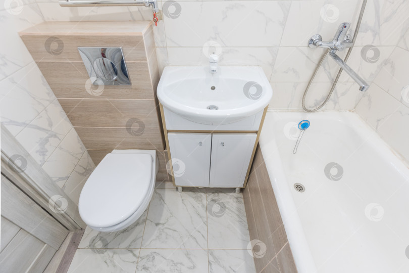 Скачать современная ванная комната с туалетом и стиральной машиной фотосток Ozero