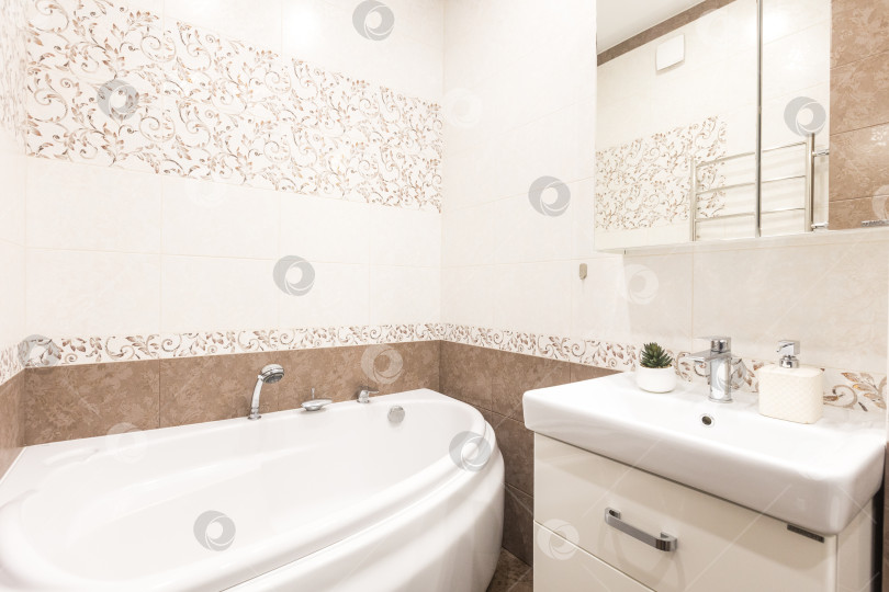 Скачать современная ванная комната с туалетом и стиральной машиной фотосток Ozero