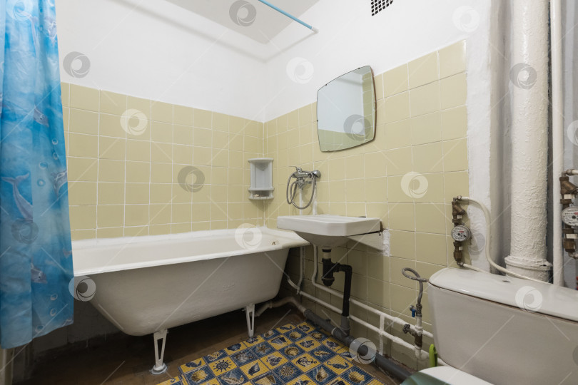 Скачать современная ванная комната с туалетом и стиральной машиной фотосток Ozero