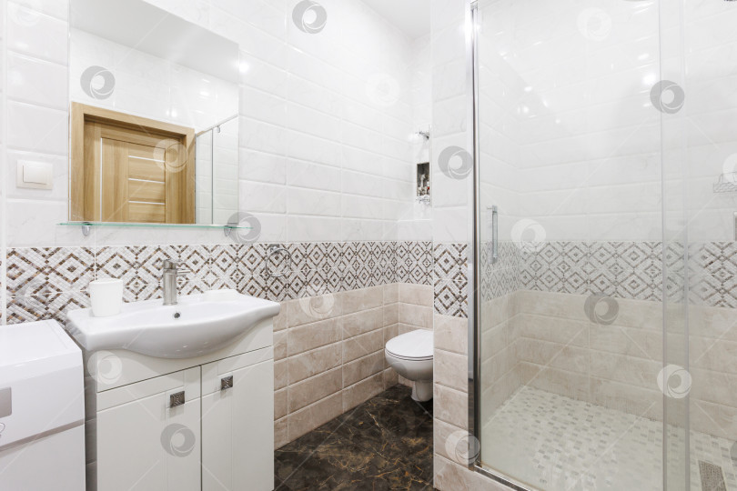 Скачать современная ванная комната с туалетом и стиральной машиной фотосток Ozero