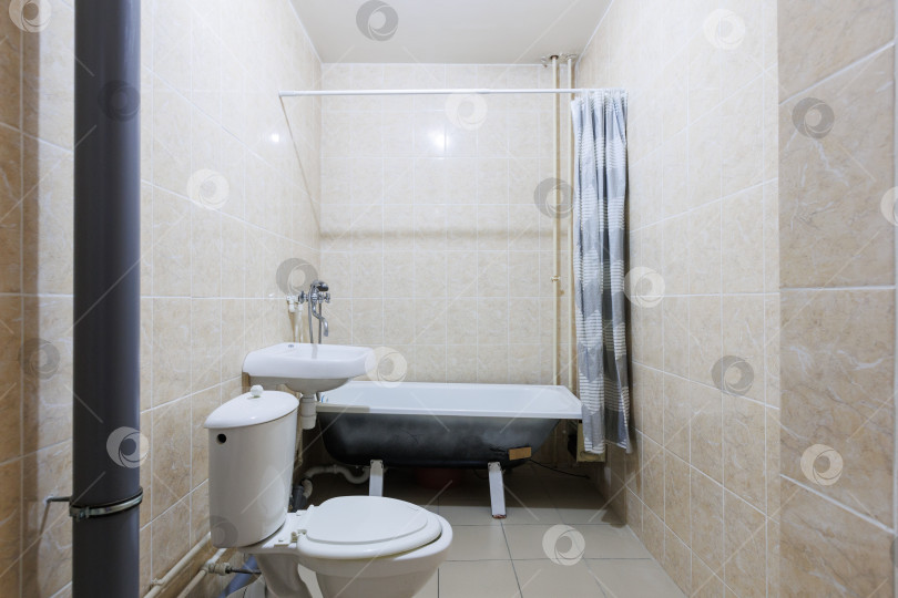 Скачать современная ванная комната с туалетом и стиральной машиной фотосток Ozero