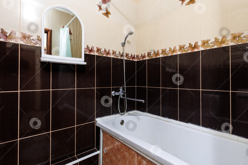 Скачать современная ванная комната с туалетом и стиральной машиной фотосток Ozero