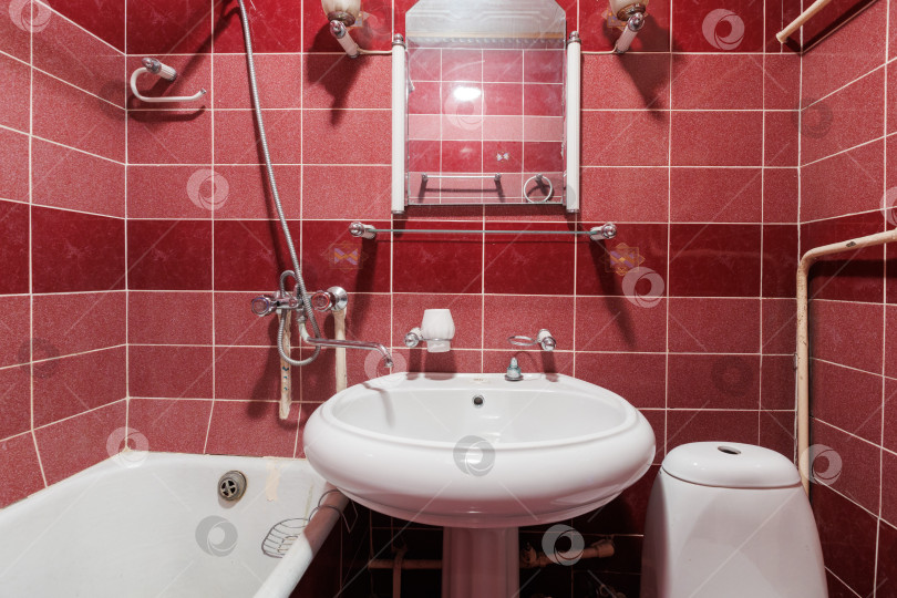 Скачать современная ванная комната с туалетом и стиральной машиной фотосток Ozero