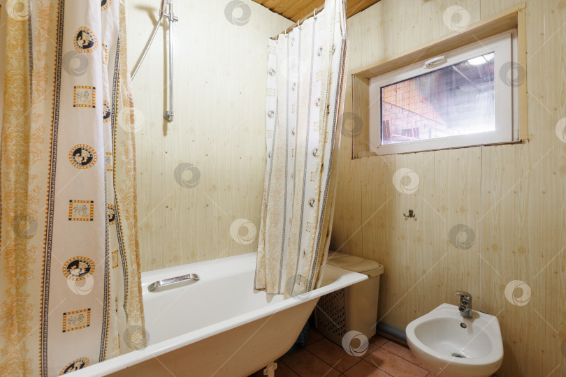 Скачать современная ванная комната с туалетом и стиральной машиной фотосток Ozero