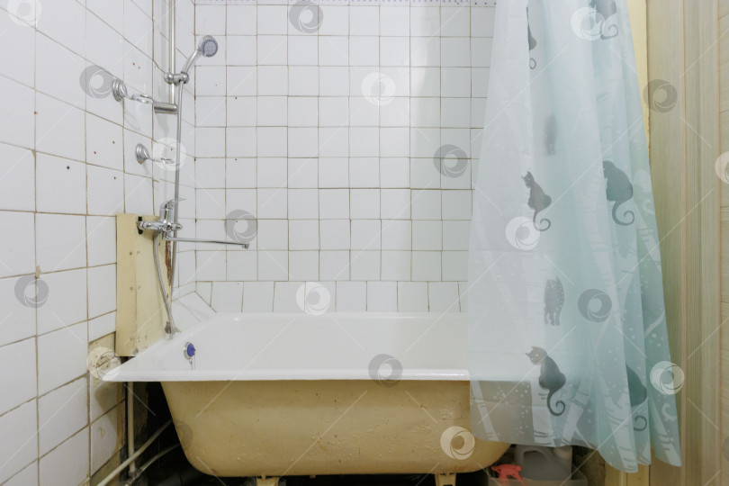 Скачать современная ванная комната с туалетом и стиральной машиной фотосток Ozero