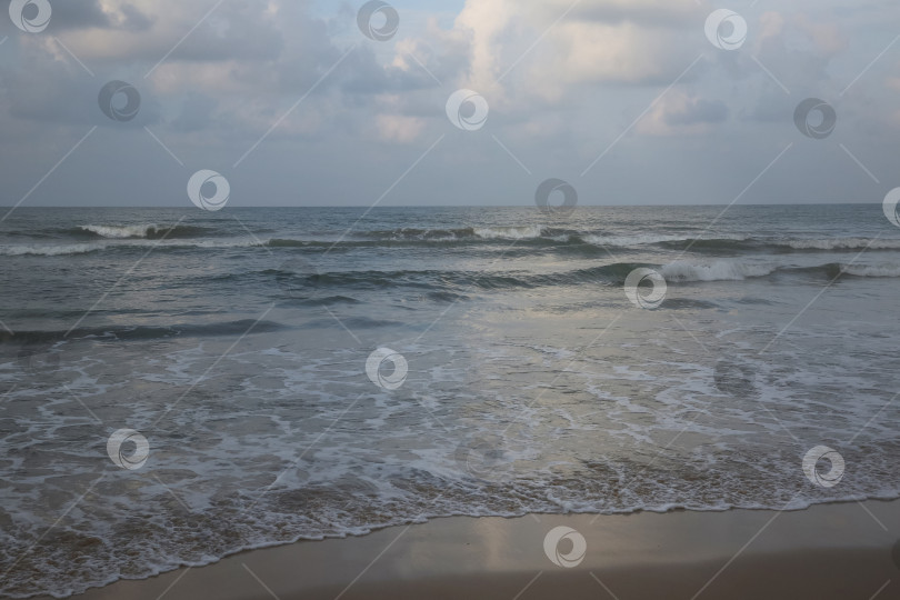 Скачать Пляж Банг Тао (Лаян) на побережье Андаманского моря острова Пхукет в Таиланде, октябрь 2025 года фотосток Ozero