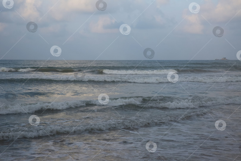 Скачать Пляж Банг Тао (Лаян) на побережье Андаманского моря острова Пхукет в Таиланде, октябрь 2025 года фотосток Ozero