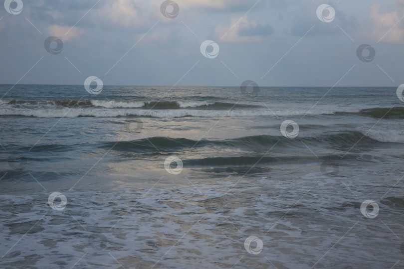 Скачать Пляж Банг Тао (Лаян) на побережье Андаманского моря острова Пхукет в Таиланде, октябрь 2025 года фотосток Ozero