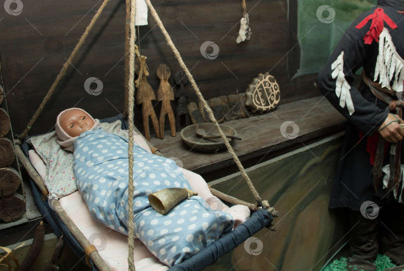 Скачать Беково, Кемеровская область, Кузбасс, Российская Федерация, 3 марта 2013 г.: Историко-этнографический музей "Чолкой", условия жизни сибирских телеутов: культурное наследие Сибири. фотосток Ozero