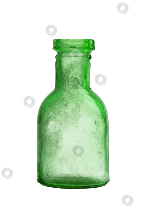 Скачать прозрачная стеклянная ваза лаконичной формы, выделяющаяся на белом фоне фотосток Ozero