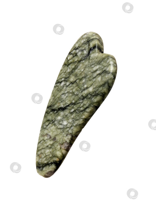 Скачать Инструмент gua sha из натурального камня в форме сердца, выделенный на белом фоне, готов к вырезанию. Чрезвычайно высокое разрешение фотосток Ozero