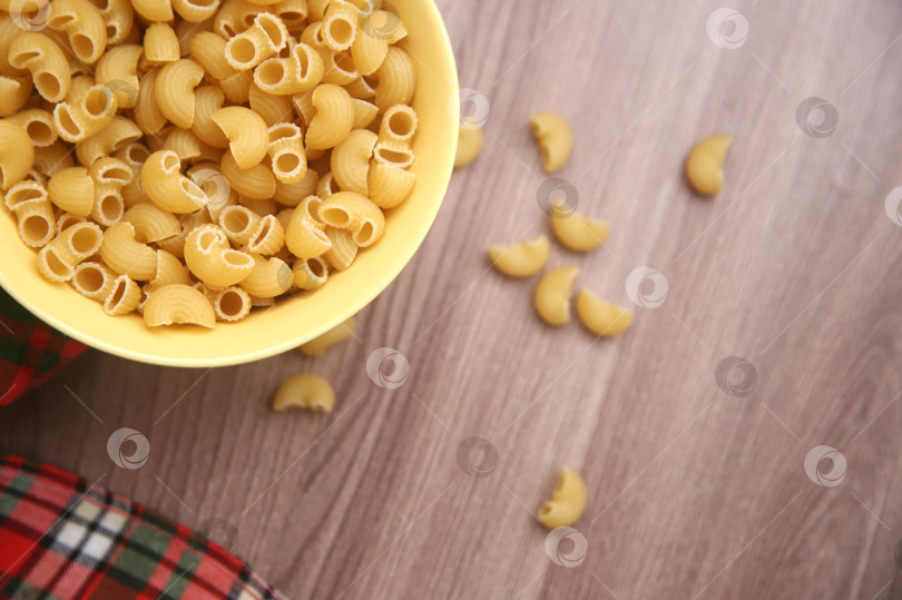 Скачать Макароны рожки сырые фотосток Ozero