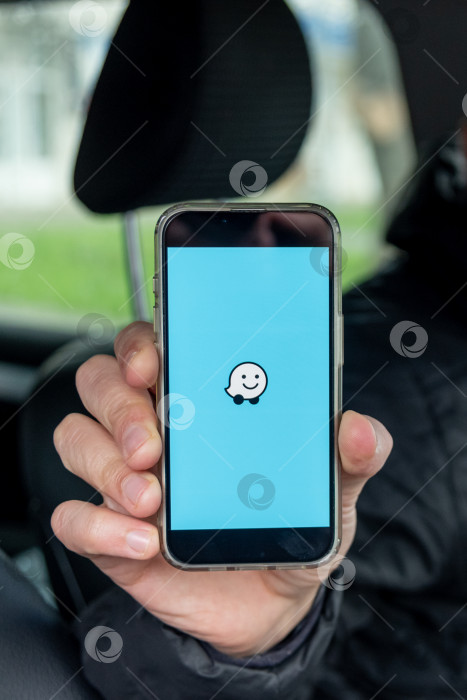 Скачать Бар, Черногория, 12 января 2026 года, приложение Waze Maps для мобильного навигатора для водителей фотосток Ozero