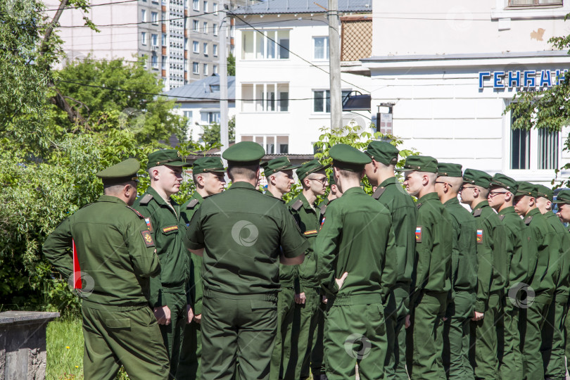 Скачать Егорьевск. 2019-06-02, молодые бойцы в военной форме готовятся к присяге. Присяга молодых парней в рядах российской армии. фотосток Ozero