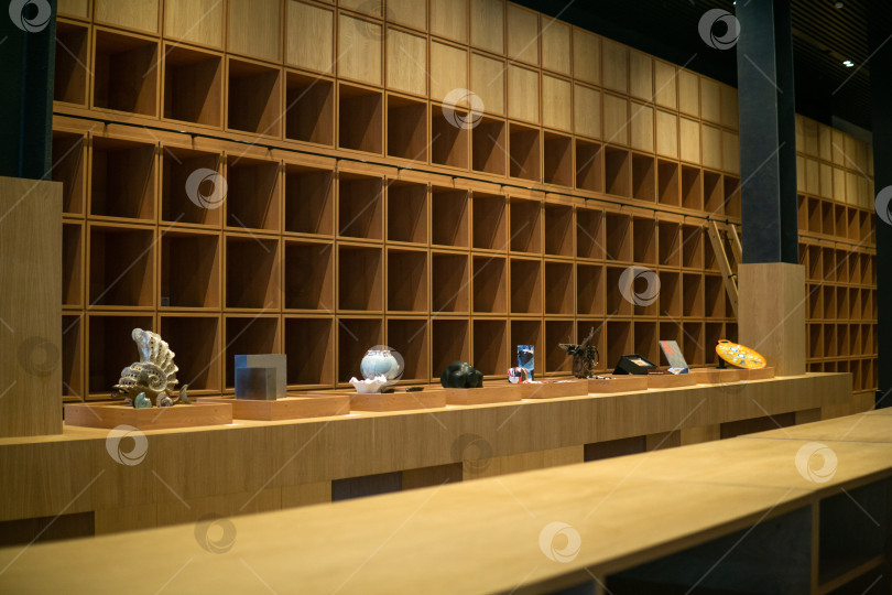 Скачать Интерьер нового здания Пермской государственной художественной галереи, сувенирный магазин в стадии разработки фотосток Ozero