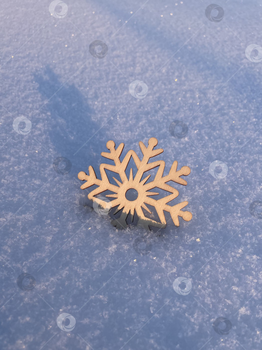 Скачать Деревянная снежинка фотосток Ozero