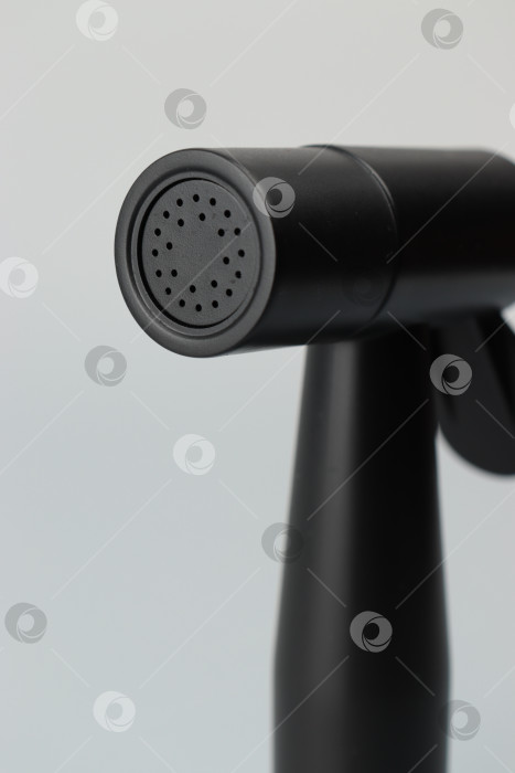 Скачать Современный минималистичный гигиенический душ черного цвета фотосток Ozero