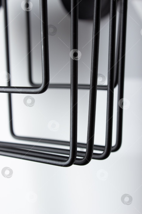 Скачать Круглый черный минималистичный держатель для туалетной бумаги с корзиной фотосток Ozero