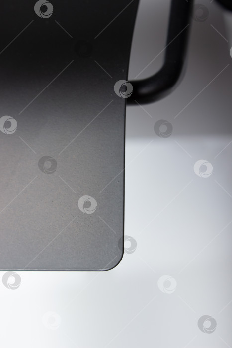 Скачать Черный настенный дозатор жидкого мыла фотосток Ozero