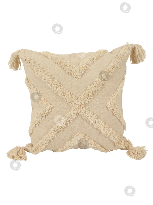 Скачать Бежевая декоративная подушка на белом фоне фотосток Ozero