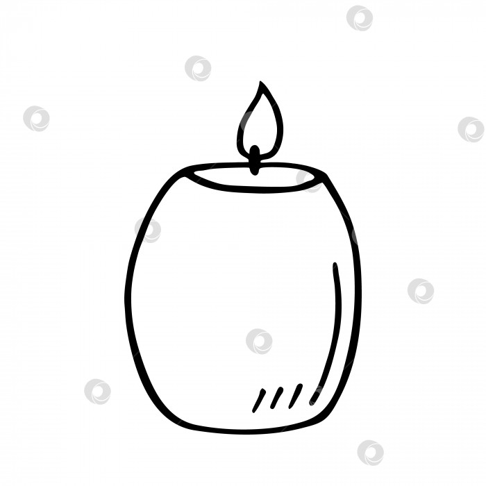 Скачать Горящая круглая ароматическая свеча, выделенная на белом фоне фотосток Ozero