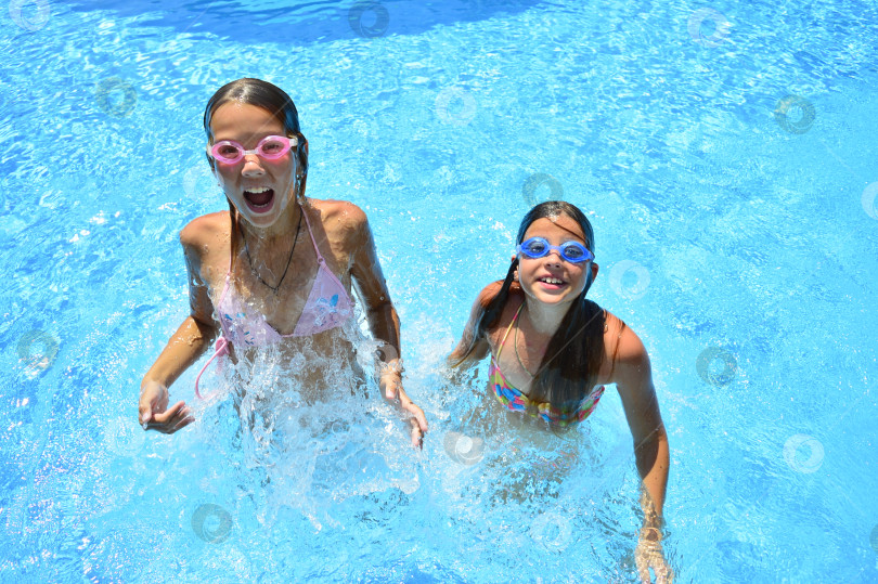 Скачать Бассейн фотосток Ozero