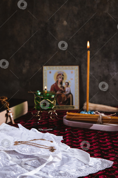 Скачать Атрибуты православной церкви для домашней молитвенной комнаты вид сверху фотосток Ozero