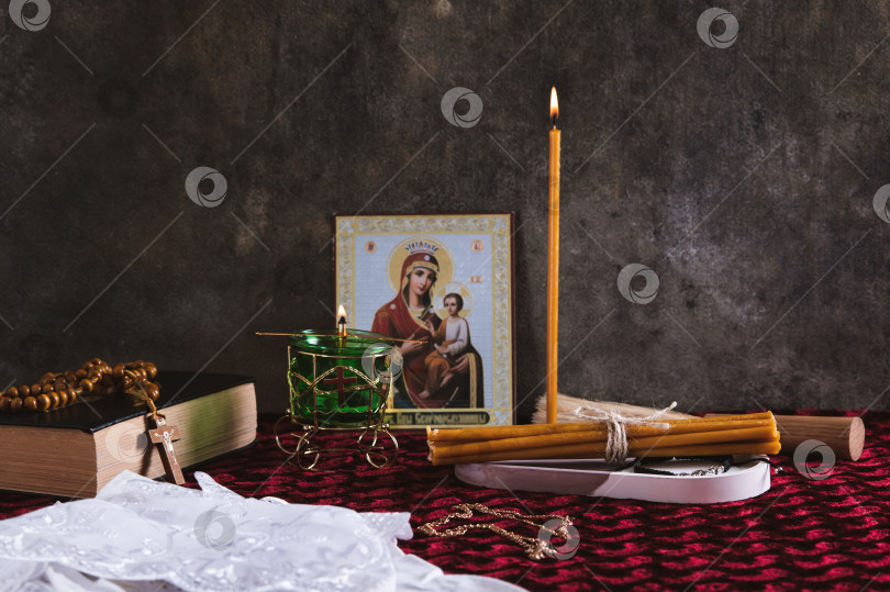 Скачать Православные церковные атрибуты для домашней молитвенной комнаты фотосток Ozero