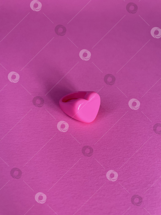 Скачать Кольцо в форме сердца фотосток Ozero