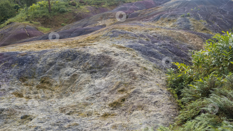 Скачать Разноцветный песчаный холм. Множество оттенков. фотосток Ozero