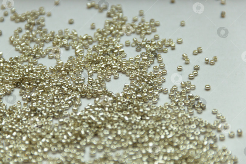 Скачать Рождественский фон с серебряными бусинами фотосток Ozero