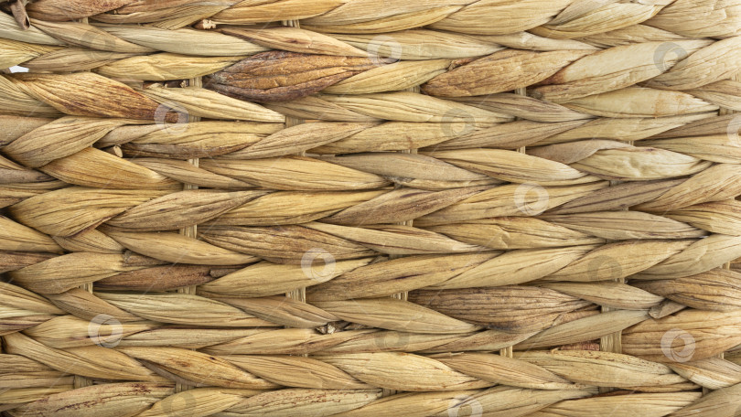 Скачать в качестве фона можно использовать текстуру плетеной бамбуковой корзины фотосток Ozero