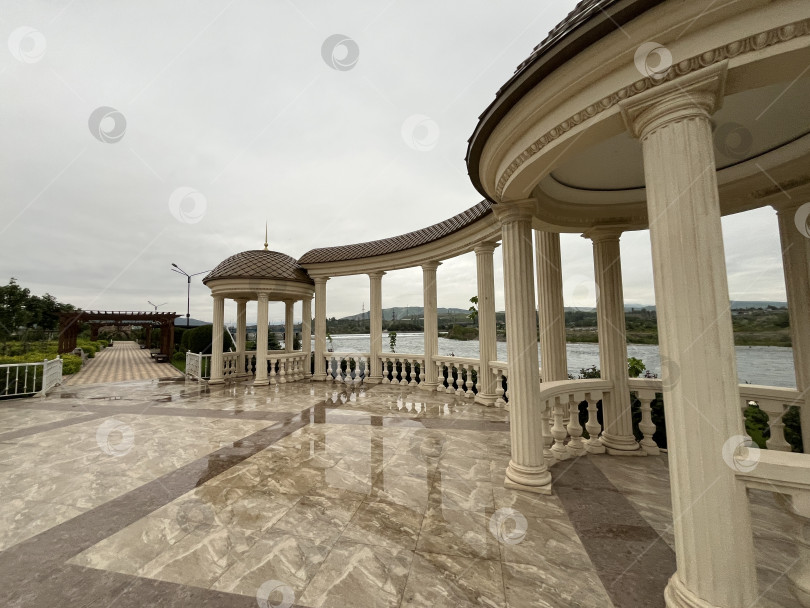 Скачать Ротонда на набережной реки Сулак фотосток Ozero