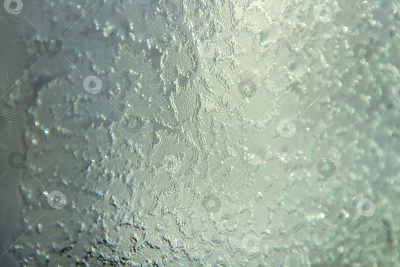 Скачать Ледяной узор на стекле фотосток Ozero