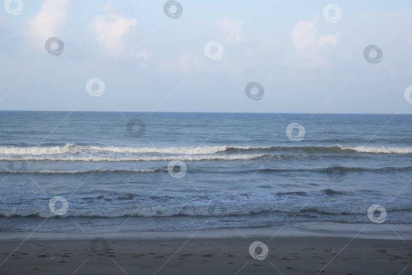 Скачать Пляж Банг Тао (Лаян) на побережье Андаманского моря острова Пхукет в Таиланде, октябрь 2025 года фотосток Ozero
