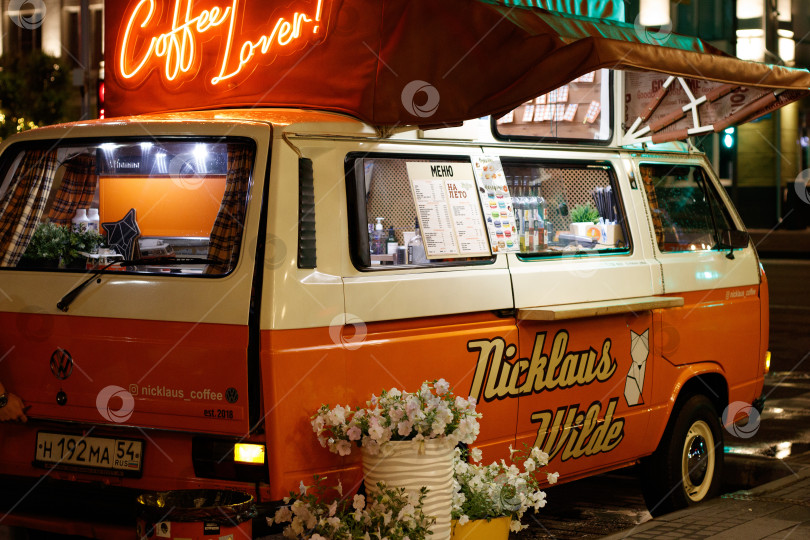 Скачать Фургончик с кофе фотосток Ozero