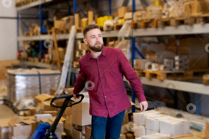 Скачать Руководство менеджера по складской логистике по эксплуатации домкрата для паллет на складе фотосток Ozero