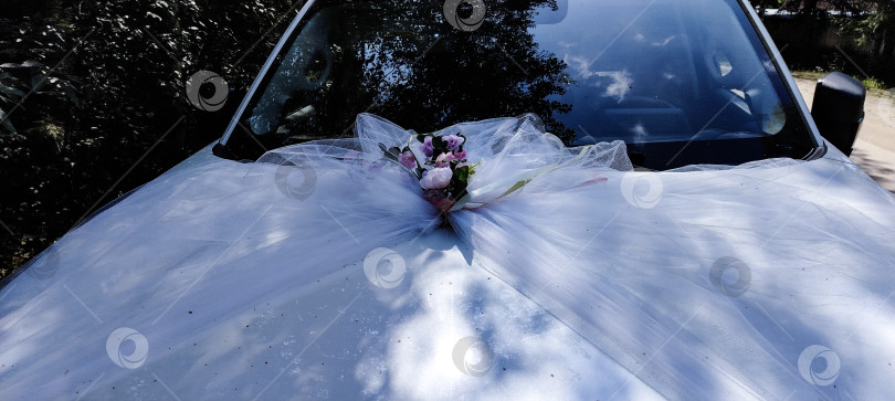 Скачать Свадебная машина с  бантом фотосток Ozero