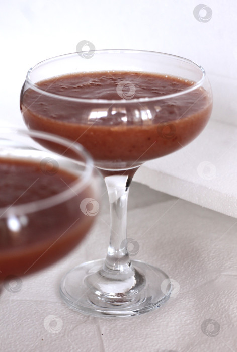 Скачать Бокалы ягодного смузи фотосток Ozero