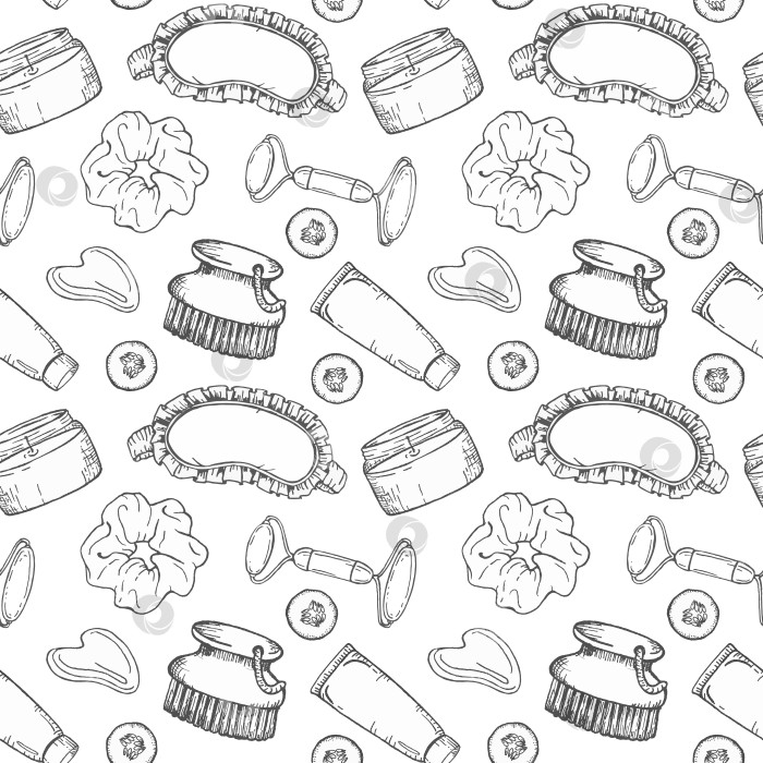 Скачать Иллюстрация тушью бесшовный узор с использованием косметических баночек, массажного валика, щетки для тела, мыла, скраба и маски для глаз, графические линии для велнес-брендинга, косметической упаковки или текстильного дизайна. фотосток Ozero