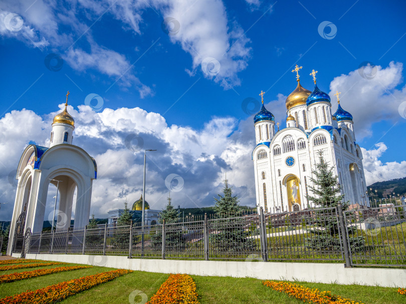 Скачать Кафедральный собор Рождества Христова.  г. Южно-Сахалинск. Сахалин. Россия. 2025.10. Кафедральный собор Рождества Христова. Южно-Сахалинск. (марка) фотосток Ozero