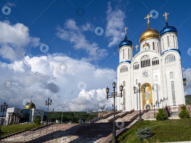 Скачать Кафедральный собор Рождества Христова. г. Южно-Сахалинск. Сахалин. Россия. 2025.10. Кафедральный собор Рождества Христова. Южно-Сахалинск. (марка) фотосток Ozero