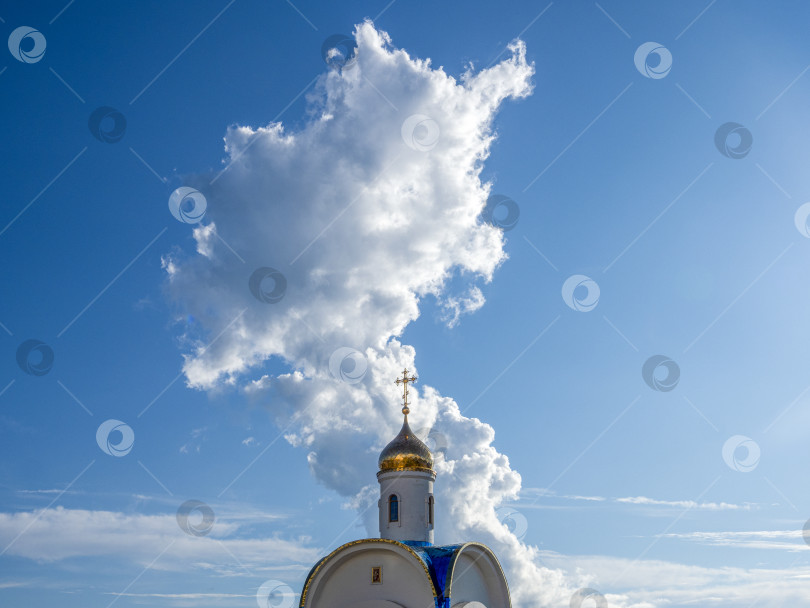 Скачать Кафедральный собор Рождества Христова.  г. Южно-Сахалинск. Сахалин. Россия. 2025.10.  Кафедральный собор Рождества Христова. Южно-Сахалинск. (марка) фотосток Ozero