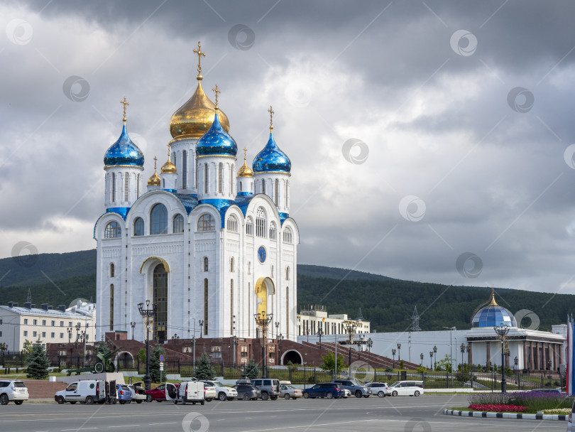Скачать Кафедральный собор Рождества Христова. г. Южно-Сахалинск. Сахалин. Россия. 2025.10. Кафедральный собор Рождества Христова. Южно-Сахалинск. (марка) фотосток Ozero
