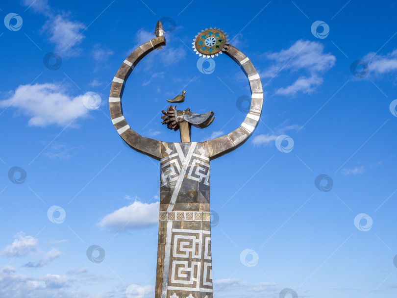 Скачать Арт-пространство «Мелодия любви, истории, традиций» Пригородное. Сахалин. Россия. 2025. 08. Арт-пространство "Мелодия любви, истории, традиций" Пригородное. Сахалин. (марка) фотосток Ozero