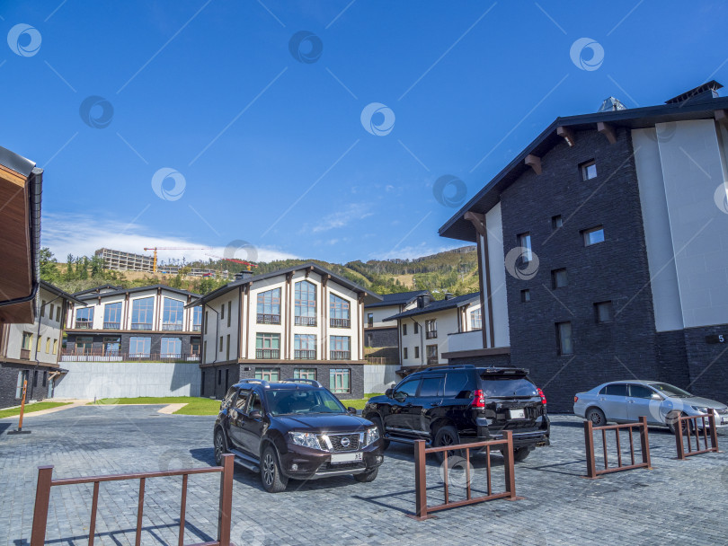 Скачать Отель "Санрайз Хилл". "Горный воздух". г. Южно-Сахалинск, Сахалин, Россия. 2025. 08. фотосток Ozero